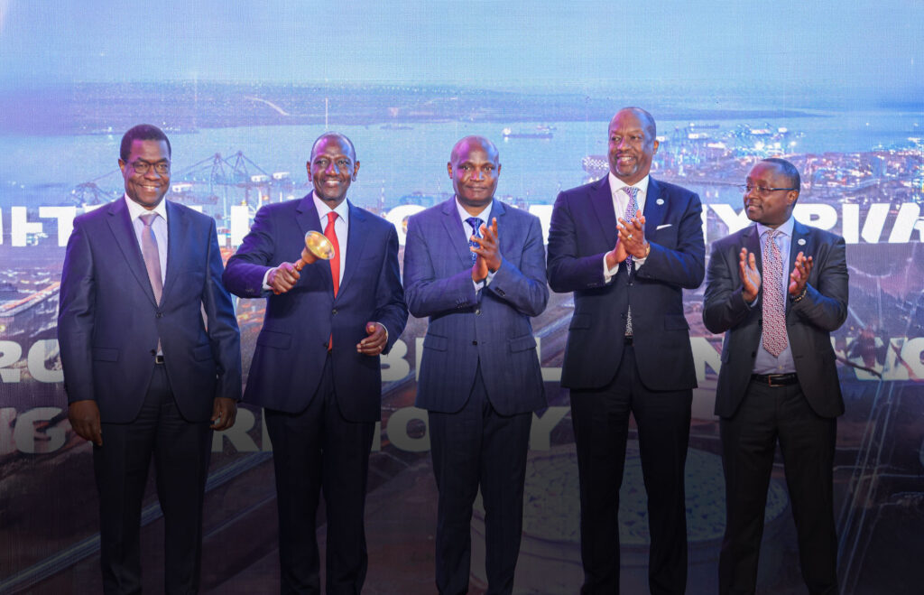 Privatization Authority and government officials at the KPC listing ceremony